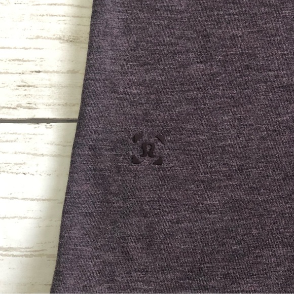 Lululemon Men V-Neck Short Sleeve T-Shirt Sz M - Picture 7 of 9